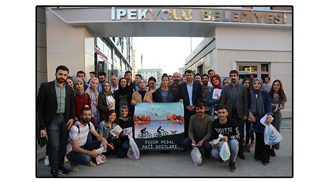 BİR KAP YEMEK BİR KAP SU