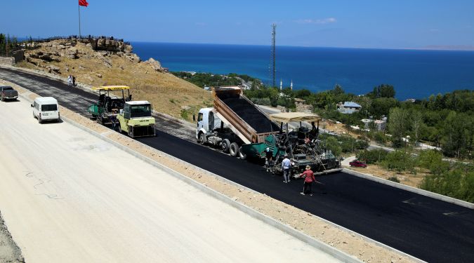 BÜYÜKŞEHİR'DEN ASFALT ÇALIŞMASI