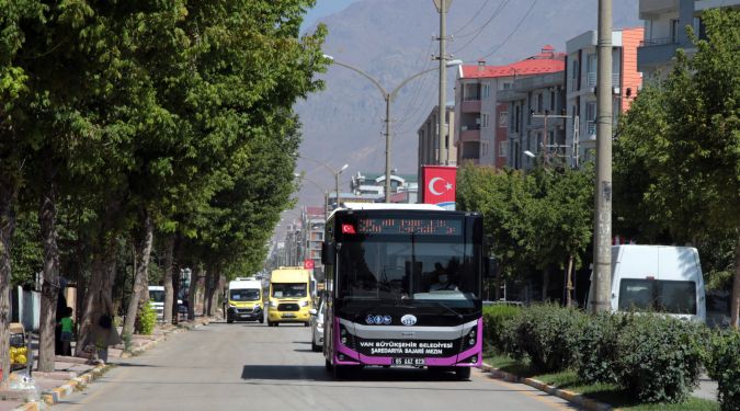 138 OTOBÜS, 67 GÜZERGAH, 1300 KM.