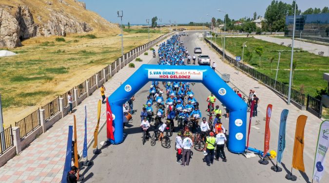 300 BİSİKLETÇİ, 7 GÜN 450 KM.