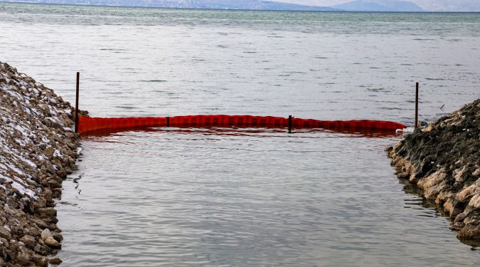 VAN GÖLÜ'NE TUTUCU DAVRANIŞ