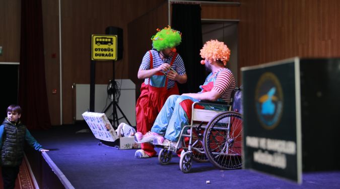 3 ARALIK'TA TİYATRO