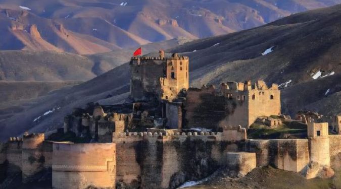 İHTİŞAMIN ADI HOŞAP KALESİ
