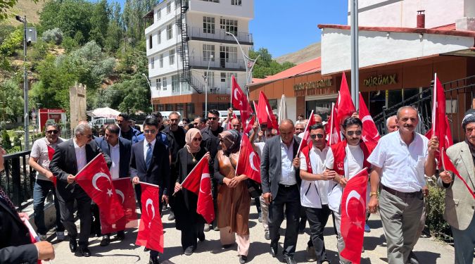 BAHÇESARAY'DA ŞEHİTLER ANILDI